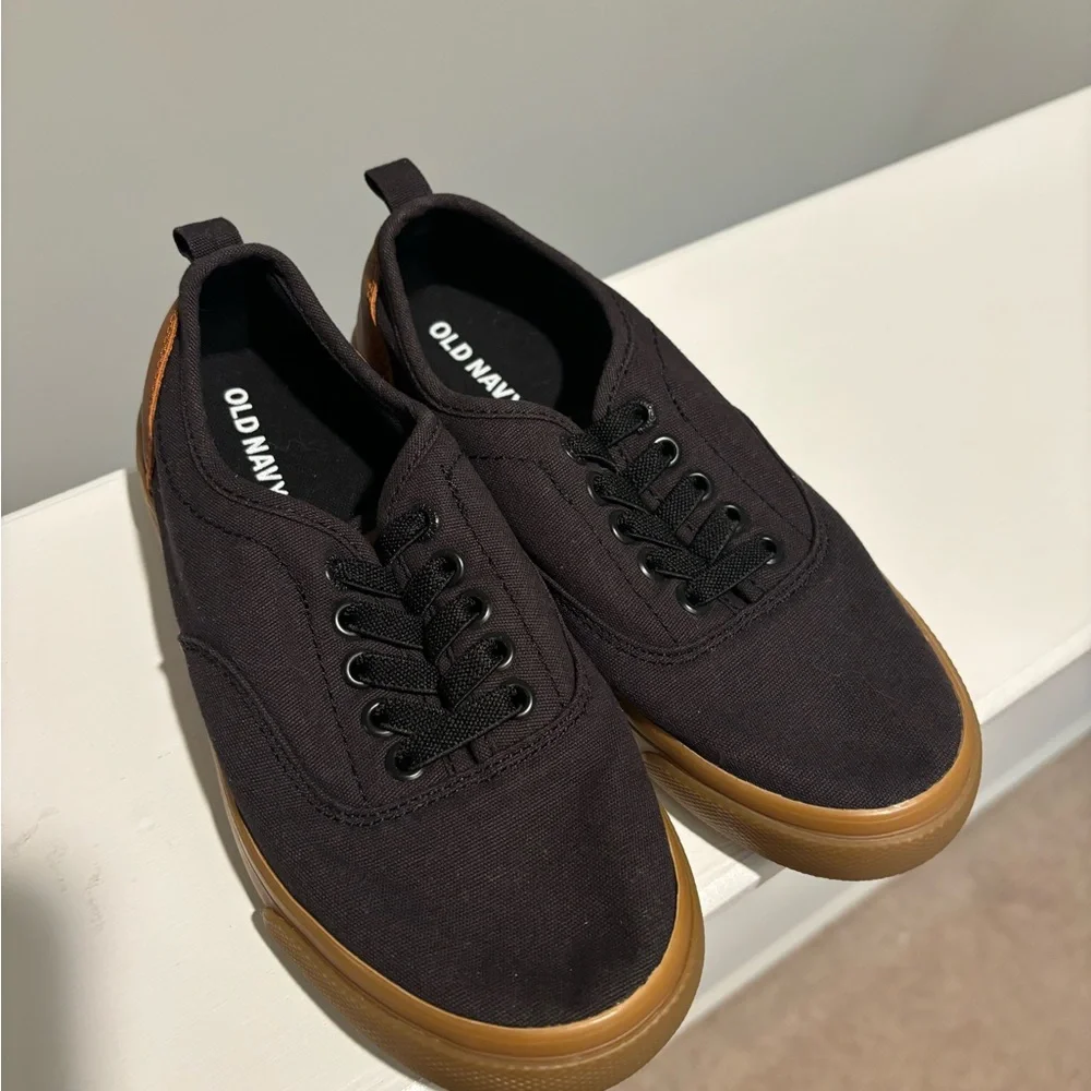 Old Navy Faux-Leather Slip-On Sneakers for Boys Size 1 Nlack Tan